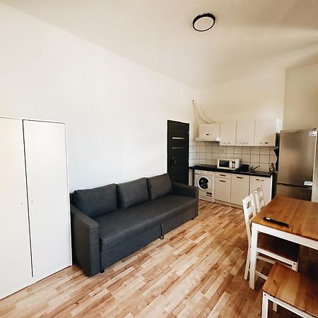 Crimson Charm Apartment Prague Luaran gambar