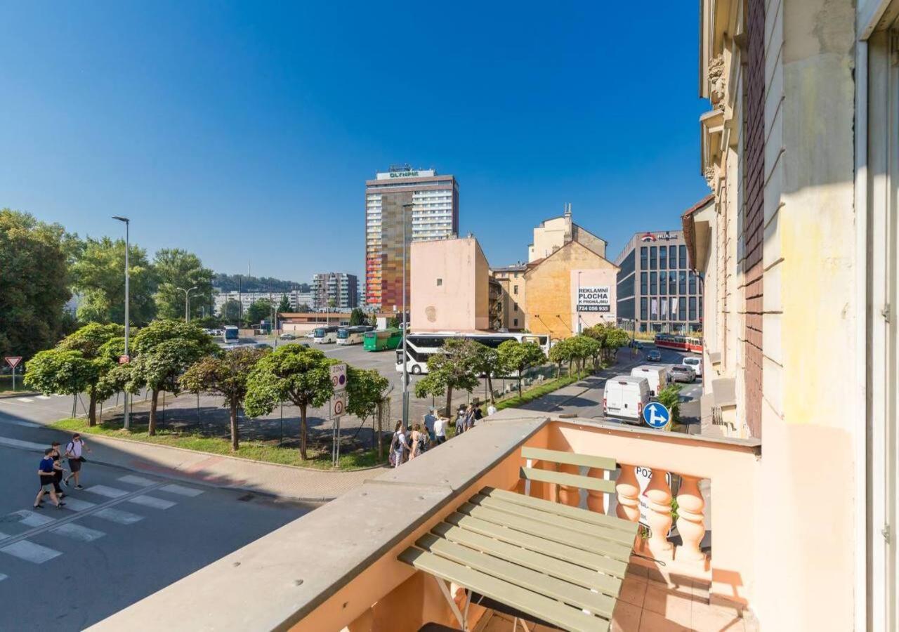 Crimson Charm Apartment Prague Luaran gambar